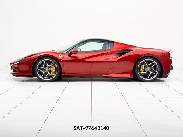 Ferrari F8 Spider 2022-04 8626721-12