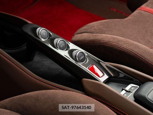 Ferrari F8 Spider 2022-04 8626721-18