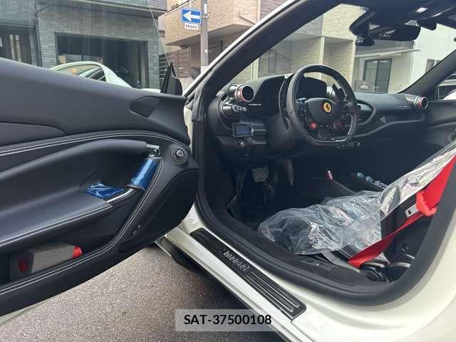 Ferrari F8 Tributo 2021-01 4139224-10