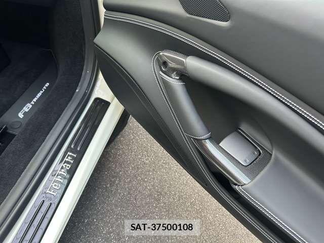 Ferrari F8 Tributo 2021-01 4139224-16