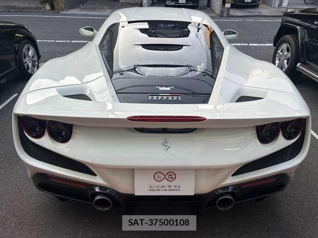 Ferrari F8 Tributo 2021-01 4139224-5