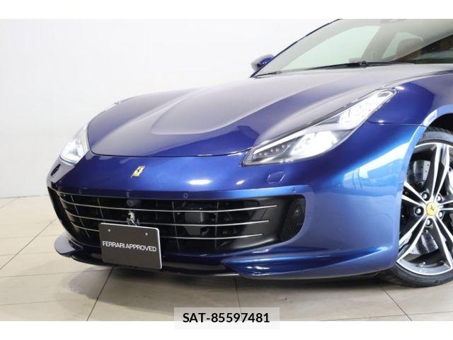 Ferrari GTC4 2019-10 8742052-9