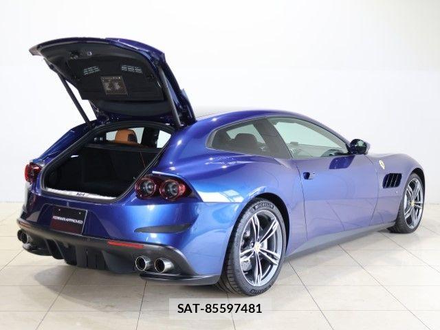 Ferrari GTC4 2019-10 8742052-12