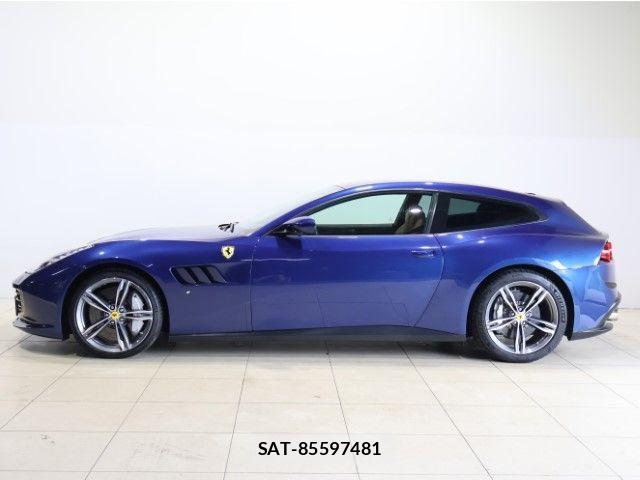 Ferrari GTC4 2019-10 8742052-2