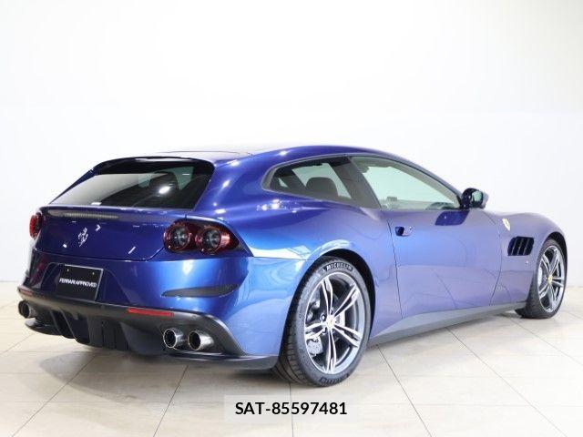 Ferrari GTC4 2019-10 8742052-3