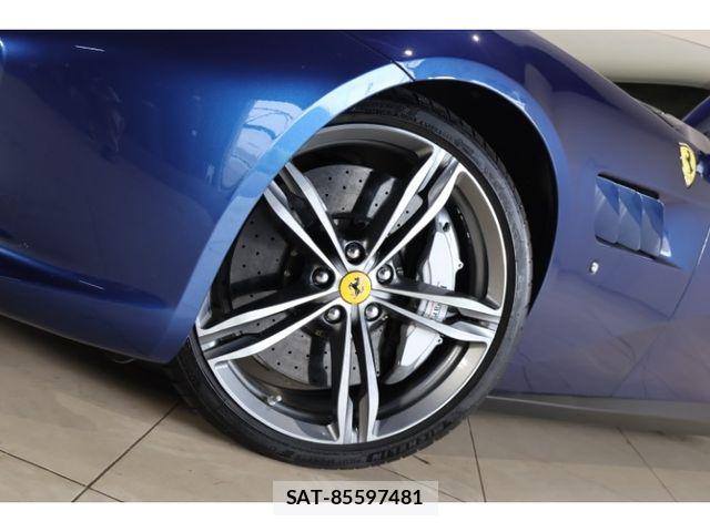 Ferrari GTC4 2019-10 8742052-8