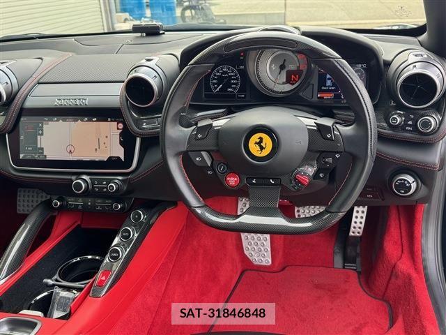 Ferrari GTC4 2019-12 4941116-12