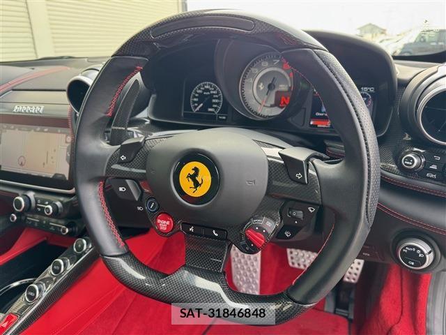 Ferrari GTC4 2019-12 4941116-13