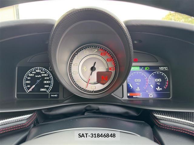 Ferrari GTC4 2019-12 4941116-15