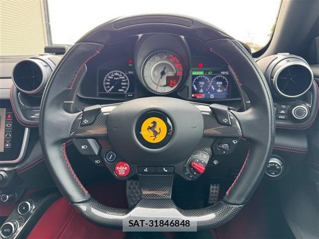 Ferrari GTC4 2019-12 4941116-18