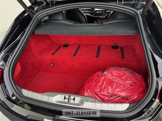 Ferrari GTC4 2019-12 4941116-22