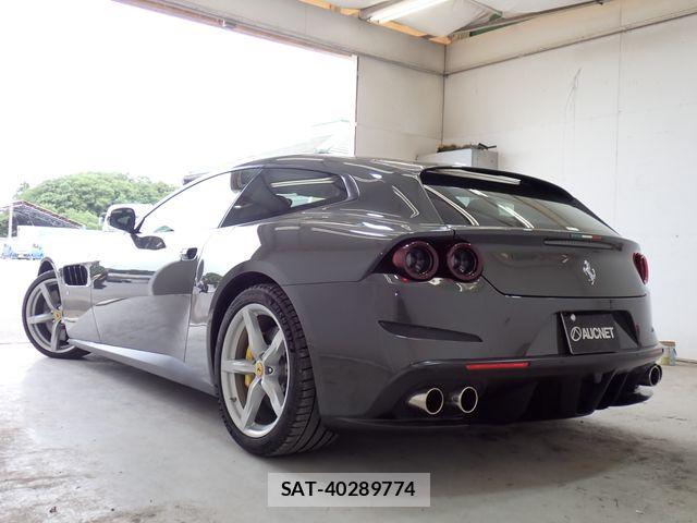 Ferrari GTC4 2018-05 7271875-3