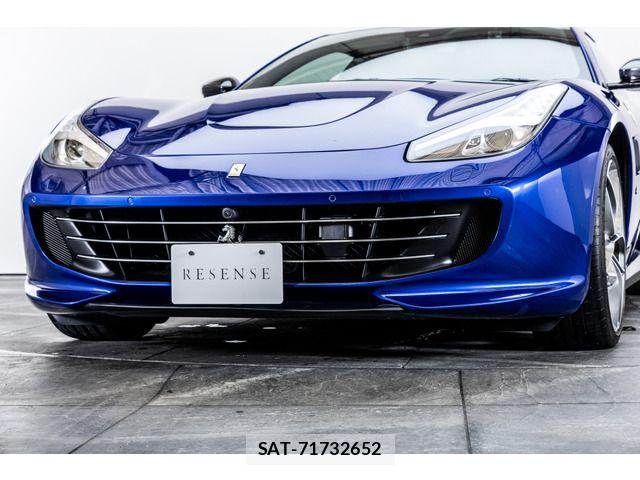 Ferrari GTC4 2019-12 7392126-9