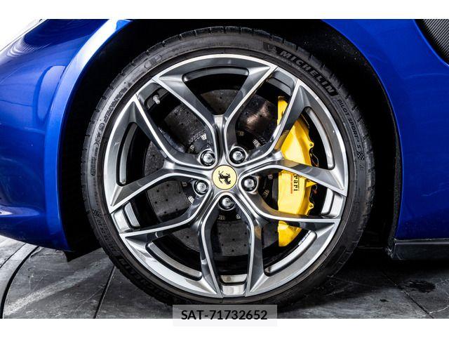Ferrari GTC4 2019-12 7392126-17