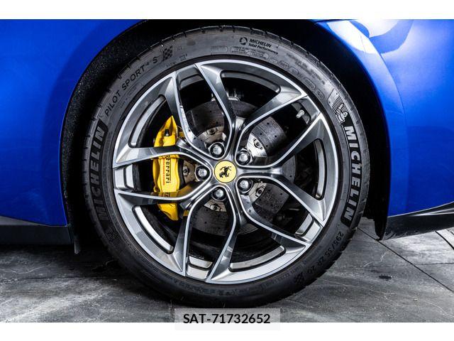 Ferrari GTC4 2019-12 7392126-18