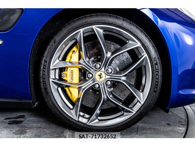 Ferrari GTC4 2019-12 7392126-19