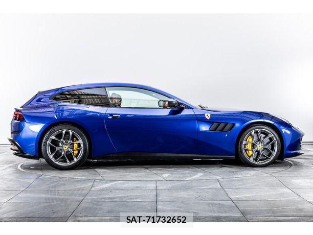 Ferrari GTC4 2019-12 7392126-7