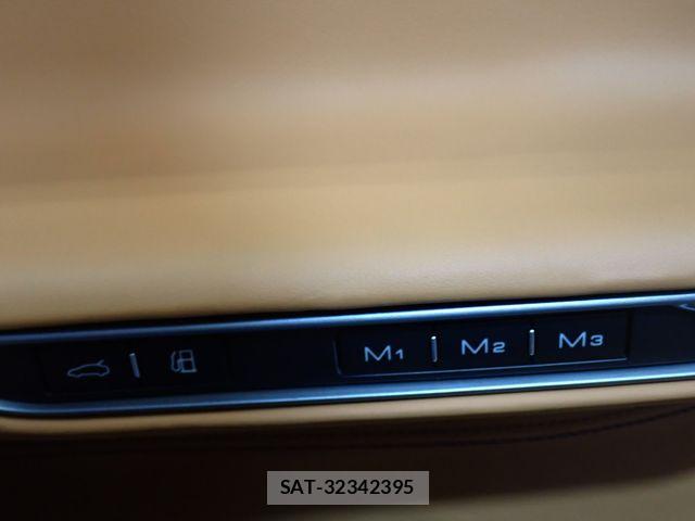 Ferrari GTC4 2020-01 8073733-18