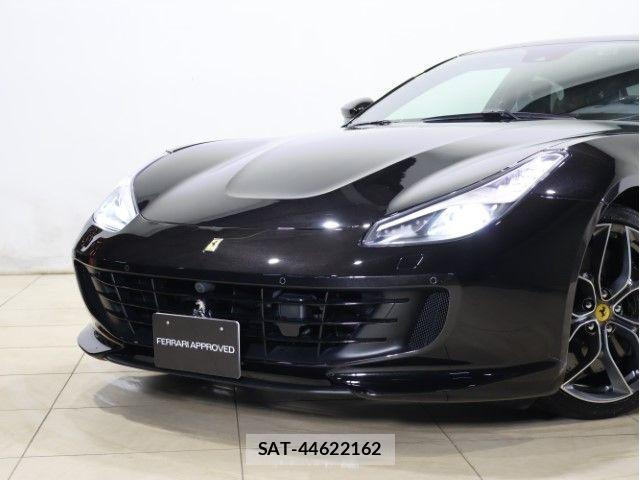 Ferrari GTC4 2020-03 8848944-10