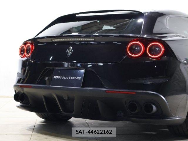 Ferrari GTC4 2020-03 8848944-13