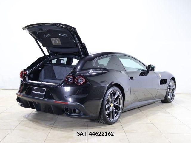 Ferrari GTC4 2020-03 8848944-16
