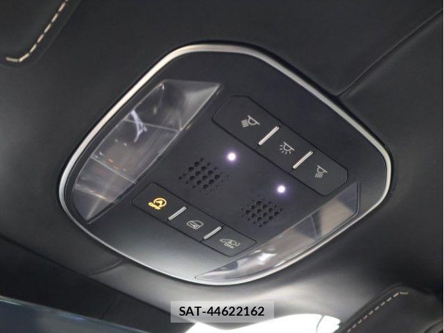 Ferrari GTC4 2020-03 8848944-23
