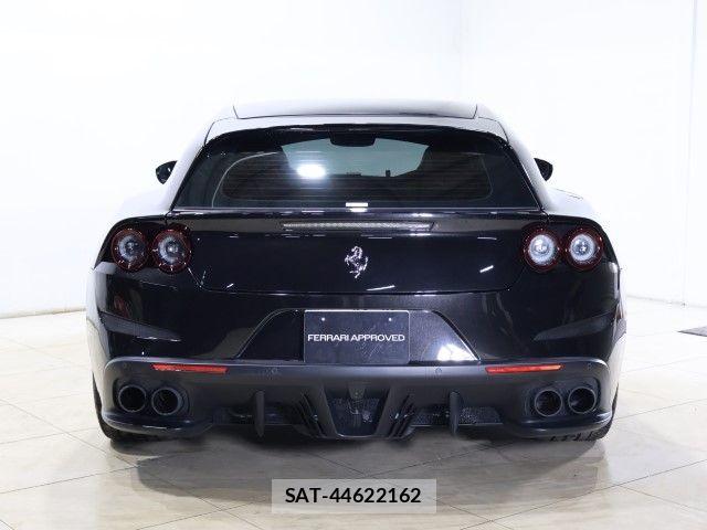 Ferrari GTC4 2020-03 8848944-4