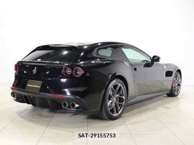 Ferrari GTC4 2020-03 8870970-3