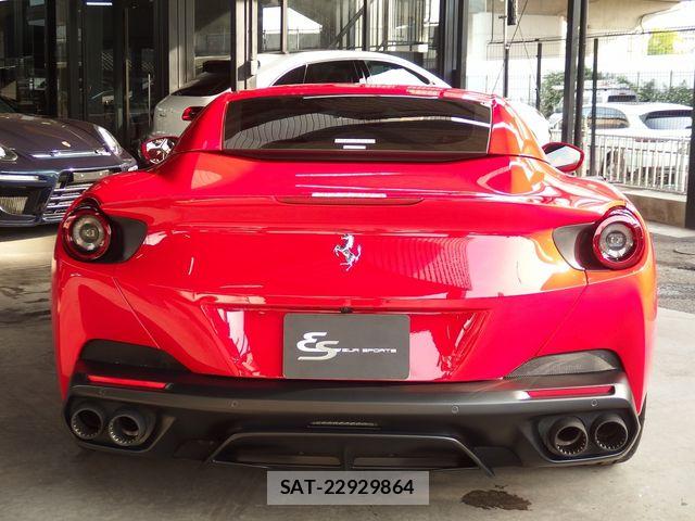 Ferrari Portofino 2021-02 8666128-6