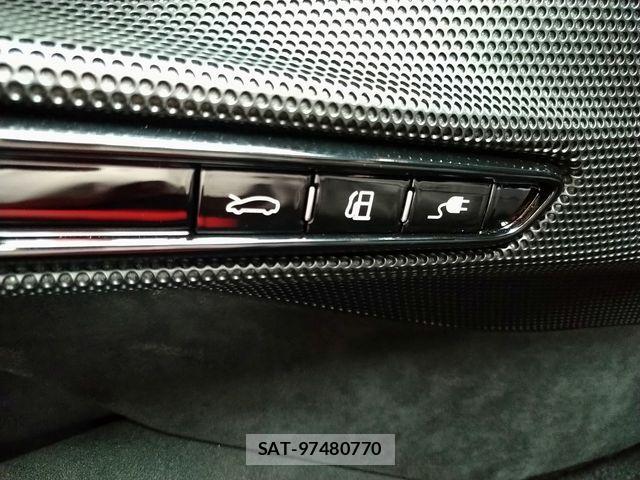 Ferrari SF90 Stradale 2022-03 1055781-23