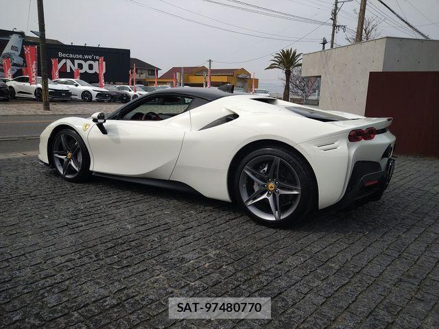 Ferrari SF90 Stradale 2022-03 1055781-3