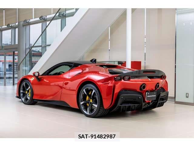 Ferrari SF90 Stradale 2021-08 7218415-9