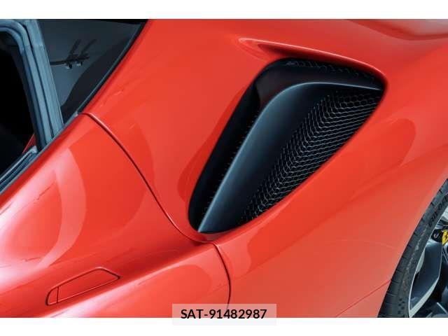 Ferrari SF90 Stradale 2021-08 7218415-13