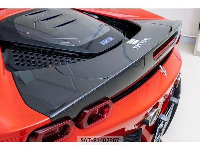 Ferrari SF90 Stradale 2021-08 7218415-16