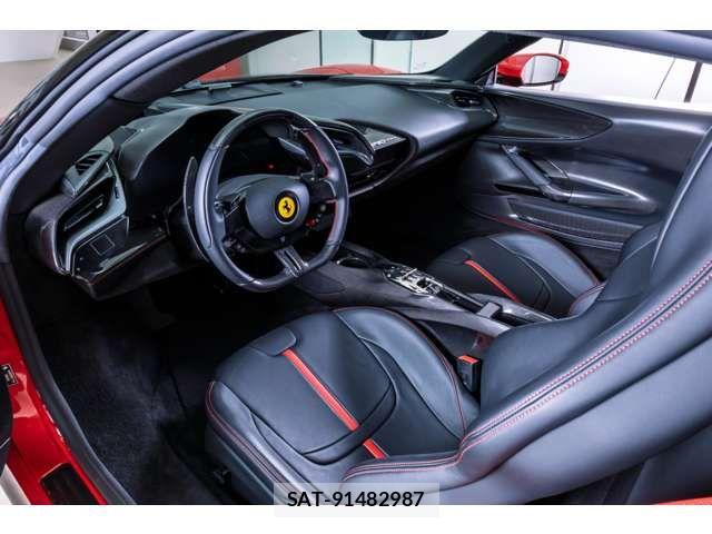 Ferrari SF90 Stradale 2021-08 7218415-19