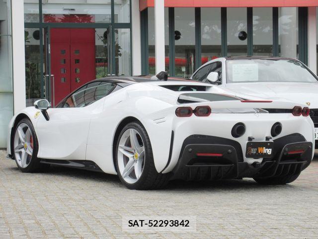Ferrari SF90 Stradale 2021-09 8365886-10