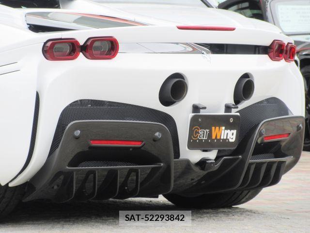 Ferrari SF90 Stradale 2021-09 8365886-11