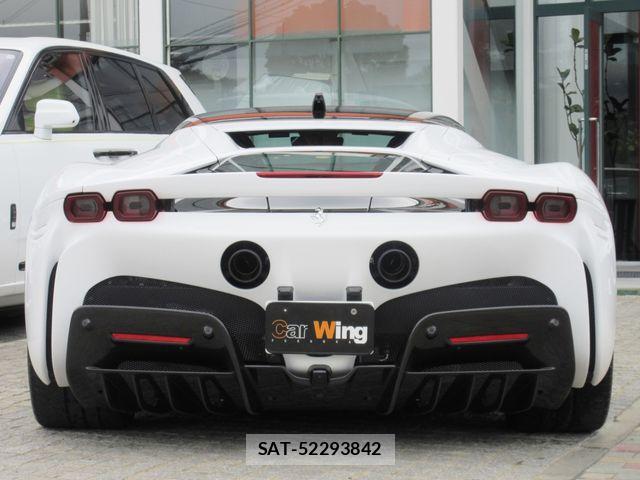 Ferrari SF90 Stradale 2021-09 8365886-12