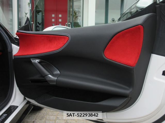Ferrari SF90 Stradale 2021-09 8365886-18