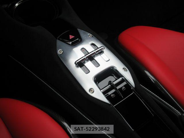 Ferrari SF90 Stradale 2021-09 8365886-29