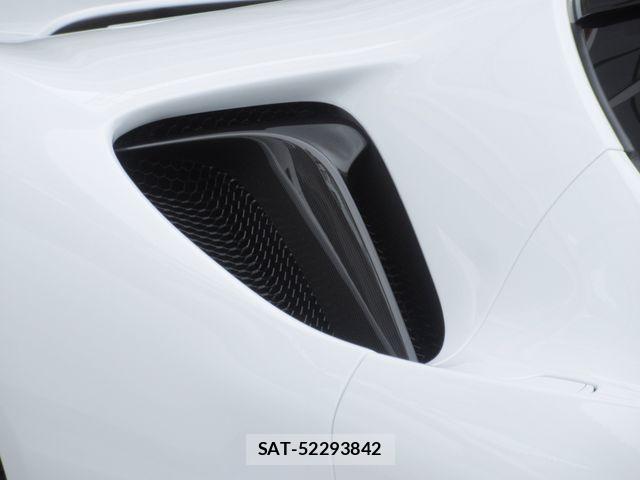 Ferrari SF90 Stradale 2021-09 8365886-8