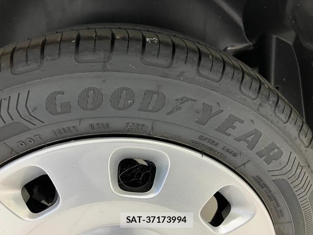 Fiat 500 2023-11 8412351-16