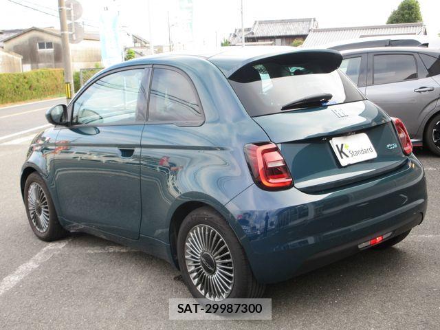 Fiat 500e 2022-06 6791021-22
