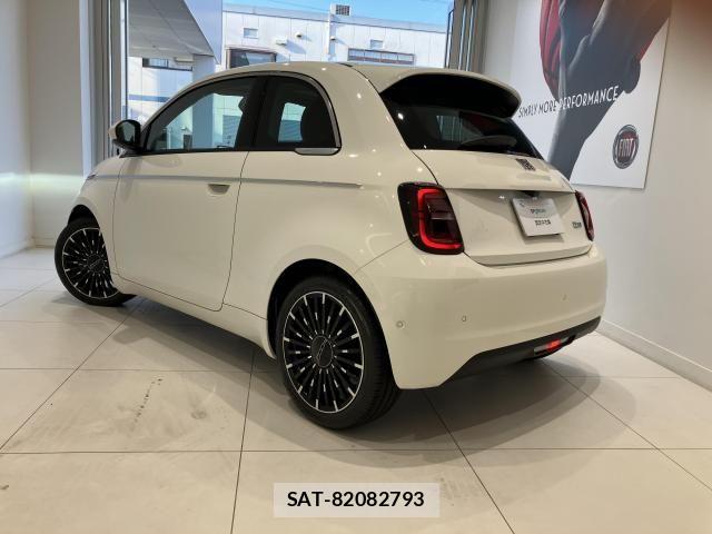 Fiat 500e 2016-11 8158414-26