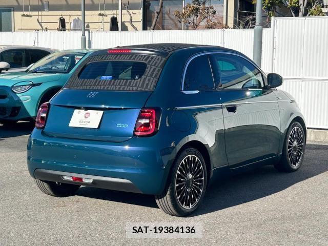 Fiat 500e 2023-10 6905016-11
