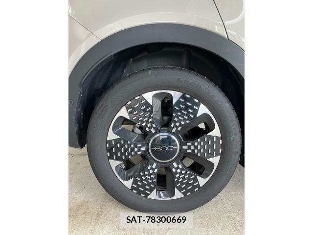 Fiat 600 Hybrid 2025-09 7723296-6