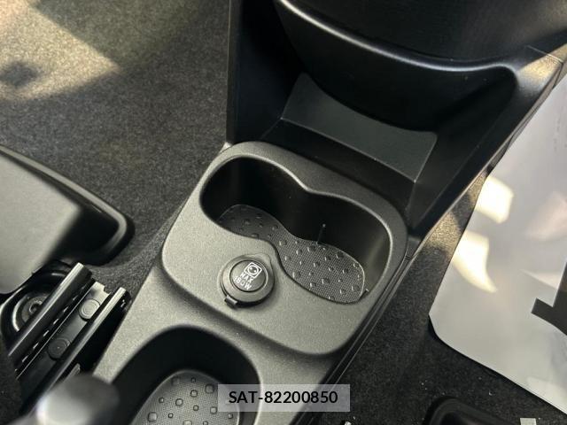 Fiat PANDA 2022-11 7218512-19