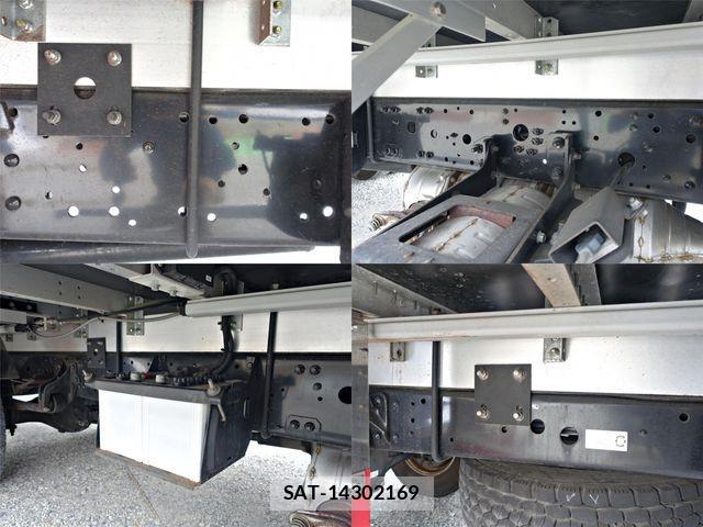 Mitsubishi FIGHTER 2017-10 638538-13