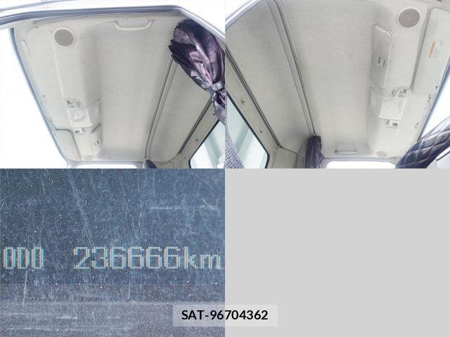 Mitsubishi FIGHTER 2006-11 987849-17