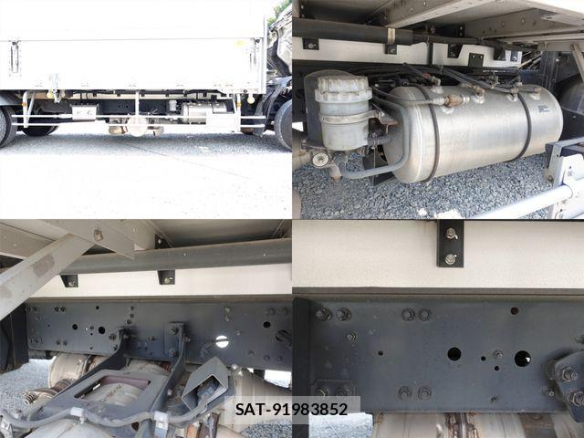 Mitsubishi FIGHTER 2014-08 1078295-12